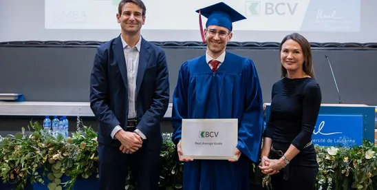 Zsombor Szirmai receiving the Best Average Grade Award at the EMBA 2022 graduation ceremony