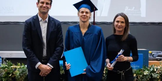 Nathalie Brandenberg receiving her award at the EMBA 2022 graduation ceremony